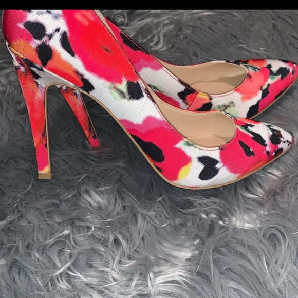 Jessica Simpson Heels Sz 9 - Picture 2 of 4